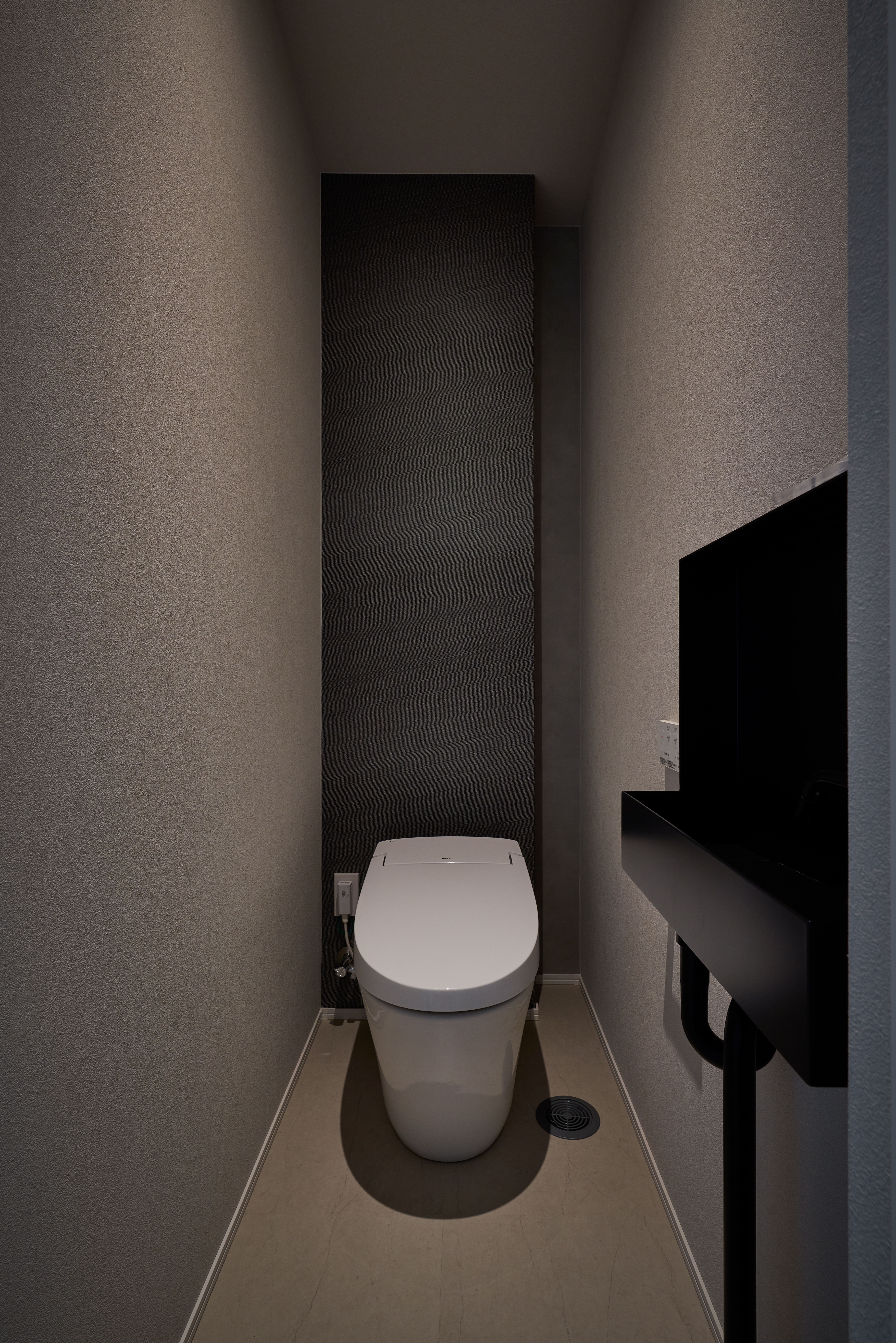 AR306218.jpg